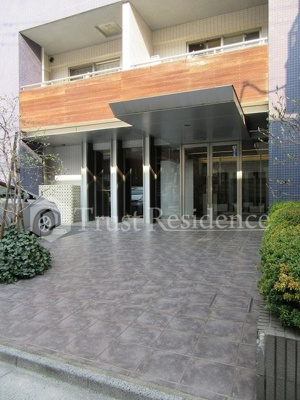 【エントランス】 | ラグジュアリーアパートメント三ノ輪 | エントランス前