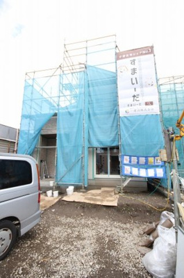 【前面道路含む現地写真】 | 戸ヶ崎2丁目2棟現場　南道路　1号棟