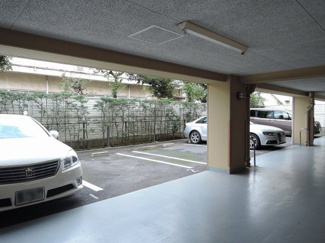 【駐車場】 | 平置き駐車場です。