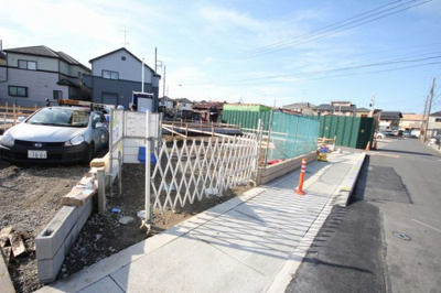【前面道路含む現地写真】 | 高州3丁目13棟現場　1号棟