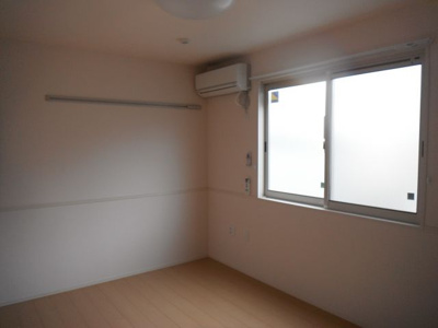 【寝室】 | オーリーＢフラット | エアコン完備