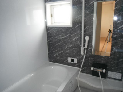 【浴室】 | オーリーＢフラット | 高級感のあるオシャレなお風呂です。