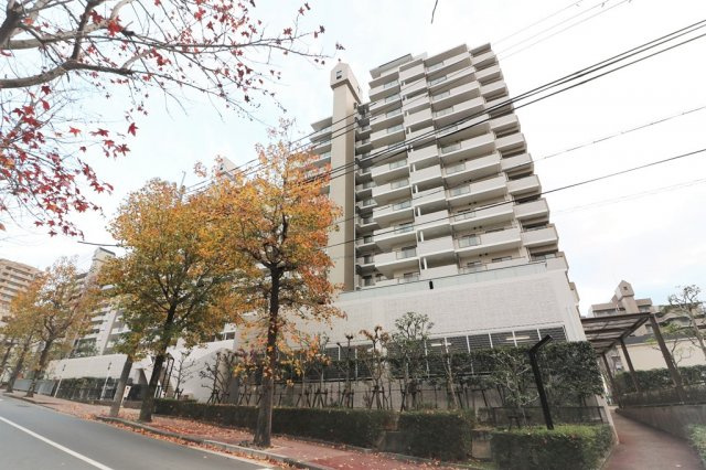 宝塚市すみれガ丘３丁目の中古マンションの外観