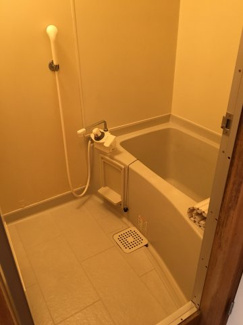 【浴室】 | ヴィランA