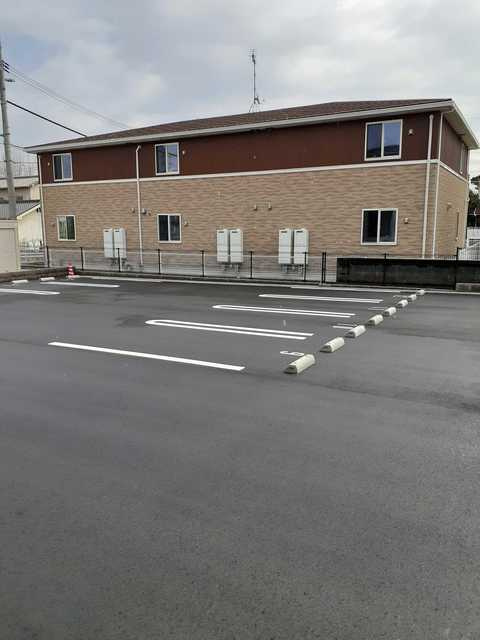 スリジエの駐車場
