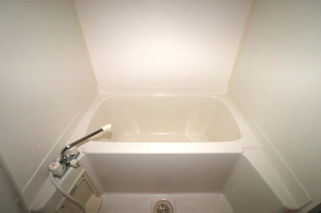 メゾンドフォンテヌの浴室