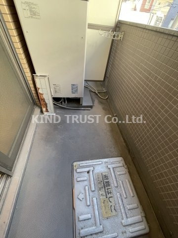 FUKUE BLD　松ヶ枝町のバルコニー|暖かな日差しのふりそそぐバルコニー