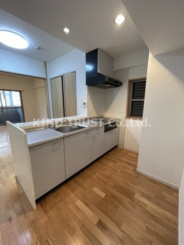 FUKUE BLD　松ヶ枝町のキッチン|キッチンでお料理をお楽しみください