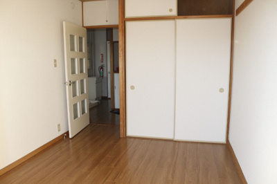 【洋室】 | ヴィラ・オレンジ