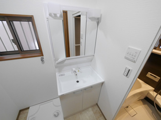 【独立洗面台】 | 鈴蘭台南町2丁目リノベーション中古戸建