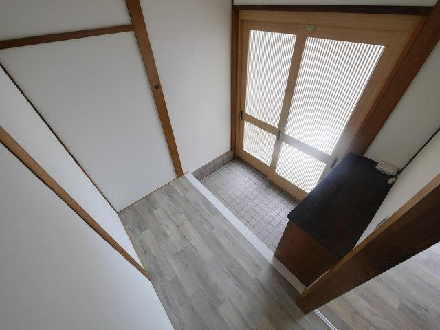 鈴蘭台南町2丁目中古戸建（リノベーション）の玄関