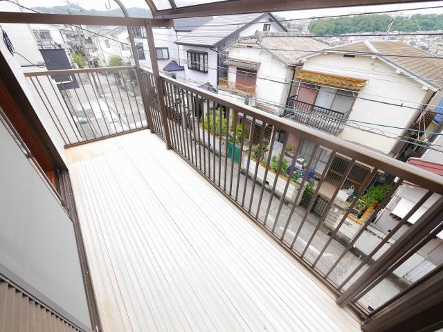 鈴蘭台南町2丁目中古戸建（リノベーション）のバルコニー