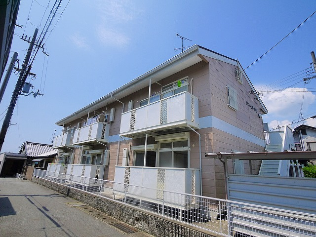 サニーヒル小泉の外観|外観は落ち着いています