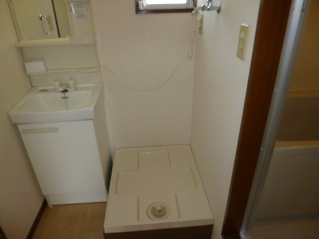 グリーンパレスⅠのその他|洗濯機置き場