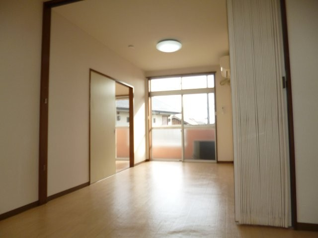 グリーンパレスⅠの居間・リビング