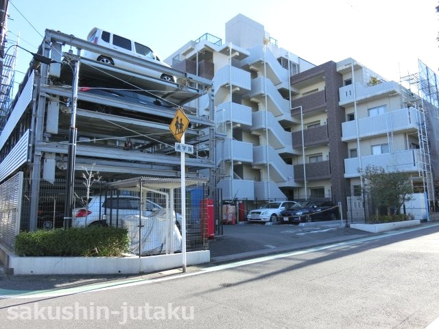 ロマージュ新検見川の外観|ロマージュ新検見川　１階部分　専用庭付・専用テラス付　南側に小学校が隣接　内装リフォーム　ペット飼育可　