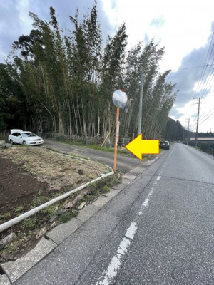 【前面道路含む現地写真】 | 下湯江売地 | 赤道の進入路です。
