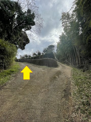 【前面道路含む現地写真】 | 下湯江売地 | 左に進みます。