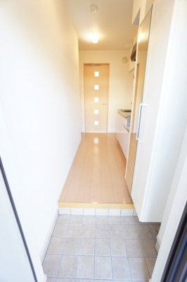【玄関】 | ウエストヒルプラム | 同物件・同タイプの写真です。