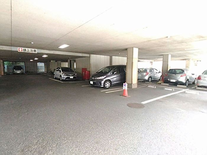 ファーストコーポ弐番館の駐車場