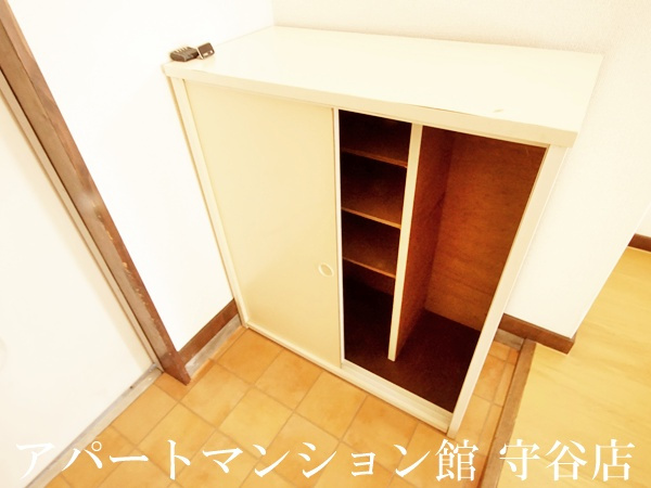 シティうばらの玄関