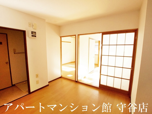 シティうばらの居間・リビング