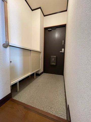 ベルメゾンイトウの玄関