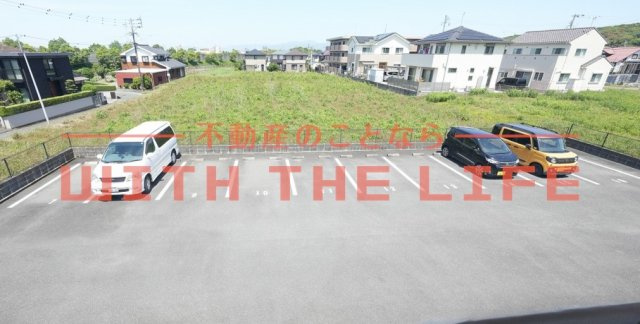 ピエス【10，000円キャッシュバック対象物件】の駐車場|駐車場完備です