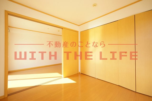 ティファニー【キャッシュバック対象物件】の洋室|使い勝手のいい洋室です