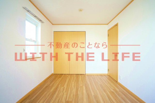 ティファニー【キャッシュバック対象物件】の寝室|広くて明るい寝室