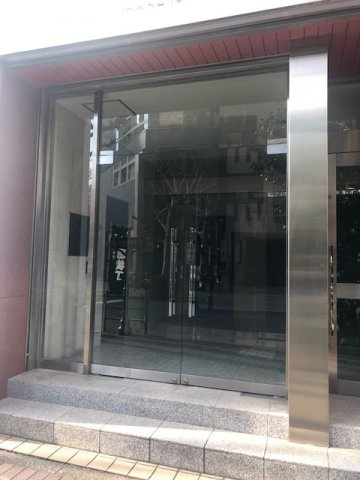浜町パルクビルのエントランス