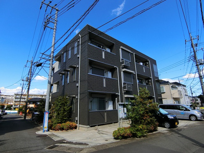 【外観】 | ブセナガーデン | ペットOK！ワンちゃん・猫ちゃんと一緒に暮らせる3階建てアパート☆南武線「津田山」駅まで徒歩圏内です☆