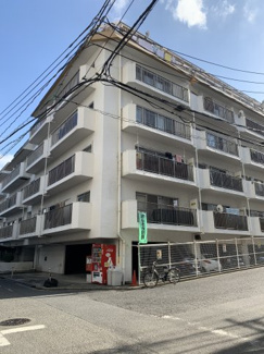 【外観】 | 広島センチュリーマンション　
通勤で横川駅を利用しても、帰宅するまでにスーパー・コンビニがあるのでついでにお買物もできます