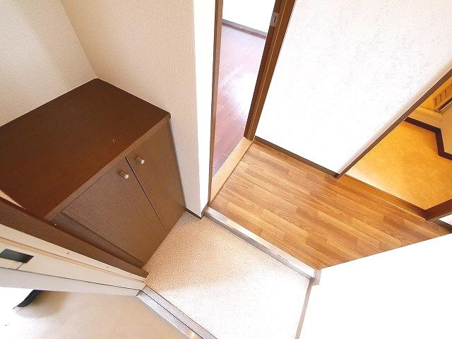 バーベナ光台Cの玄関