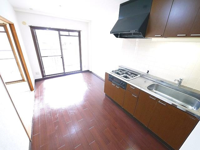 バーベナ光台Cの居間・リビング