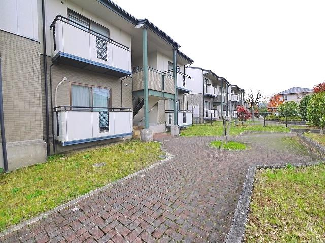 バーベナ光台C棟のエントランス