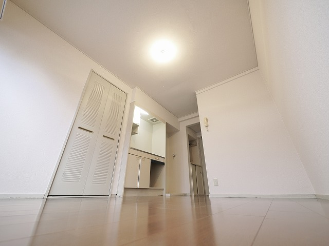 Kハイツの洋室|コンパクトで使いやすい洋室です