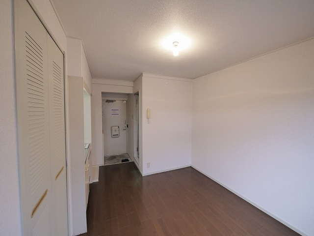 Kハイツの寝室|落ち着いた色調の寝室です