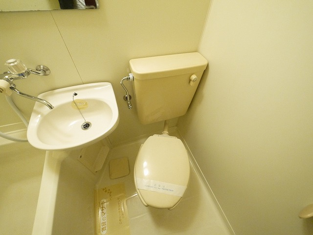 Kハイツのトイレ|落ち着いた色調のトイレです