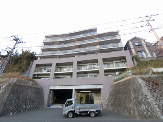 【外観】 | 平成１２年３月築、管理人は巡回勤務につき管理体制良好です♪