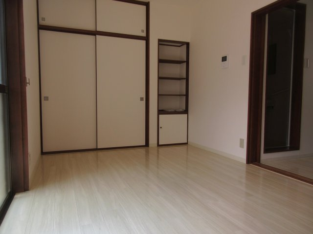 ハイツ高津橋の洋室