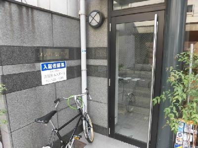 サンベルジュ御池の駐車場|エントランス