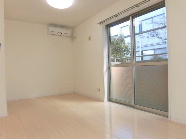 岡田826の内装