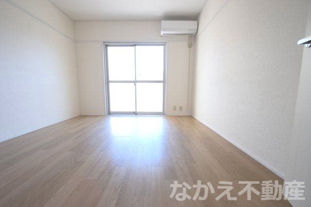 【寝室】 | 広くて明るい寝室