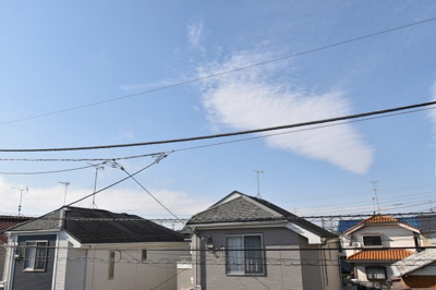 【展望】 | 小平市上水新町3丁目　新築戸建　 | 景色を遮るものがないと、陽の光を長い時間浴びられます。空気も澄んでいるように感じますね。