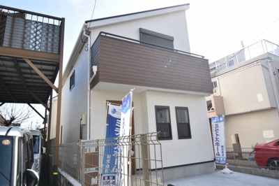 【外観】 | 小平市上水新町3丁目　新築戸建　 | 太陽の恩恵を存分に受けられる邸宅。住まうご家族の心地よさを最優先した意匠をご体感下さい。