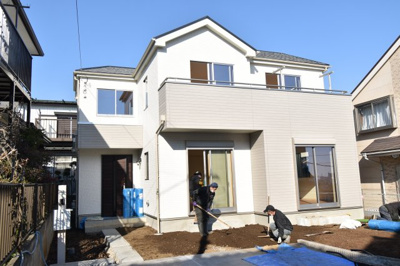 【外観】 | 東大和狭山　新築戸建 | 太陽の恩恵を存分に受けられる邸宅。住まうご家族の心地よさを最優先した意匠をご体感下さい。