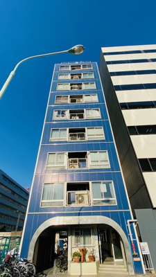 【外観】 | ジュエル浜離宮 | ひときわ目を引くブルータイルの外観です。