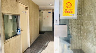 【エントランス】 | 巡回の管理人さんがいるので生活において安心です。