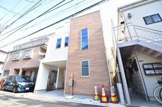 【外観】 | 都心に佇ずむ限定１棟。２駅２路線が徒歩１０分以内。